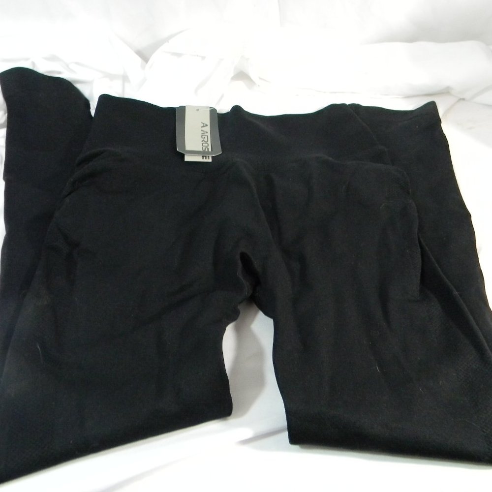 AGroste Leggings NWT